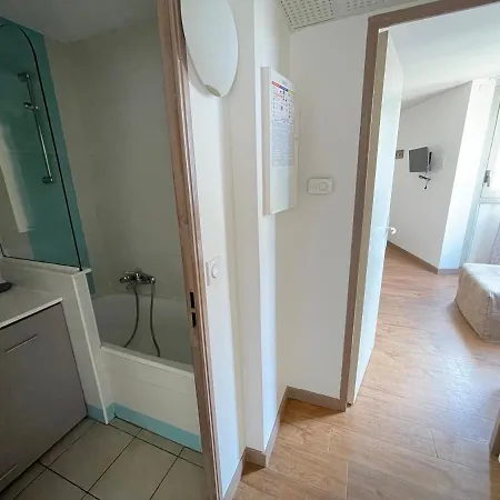 Piscine & Parking By Connexion Κάννες