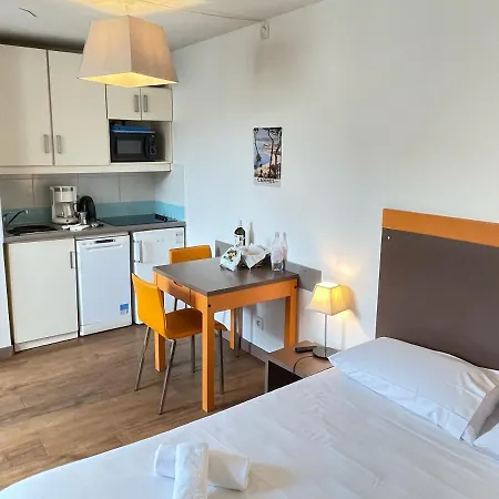 Piscine & Parking By Connexion *